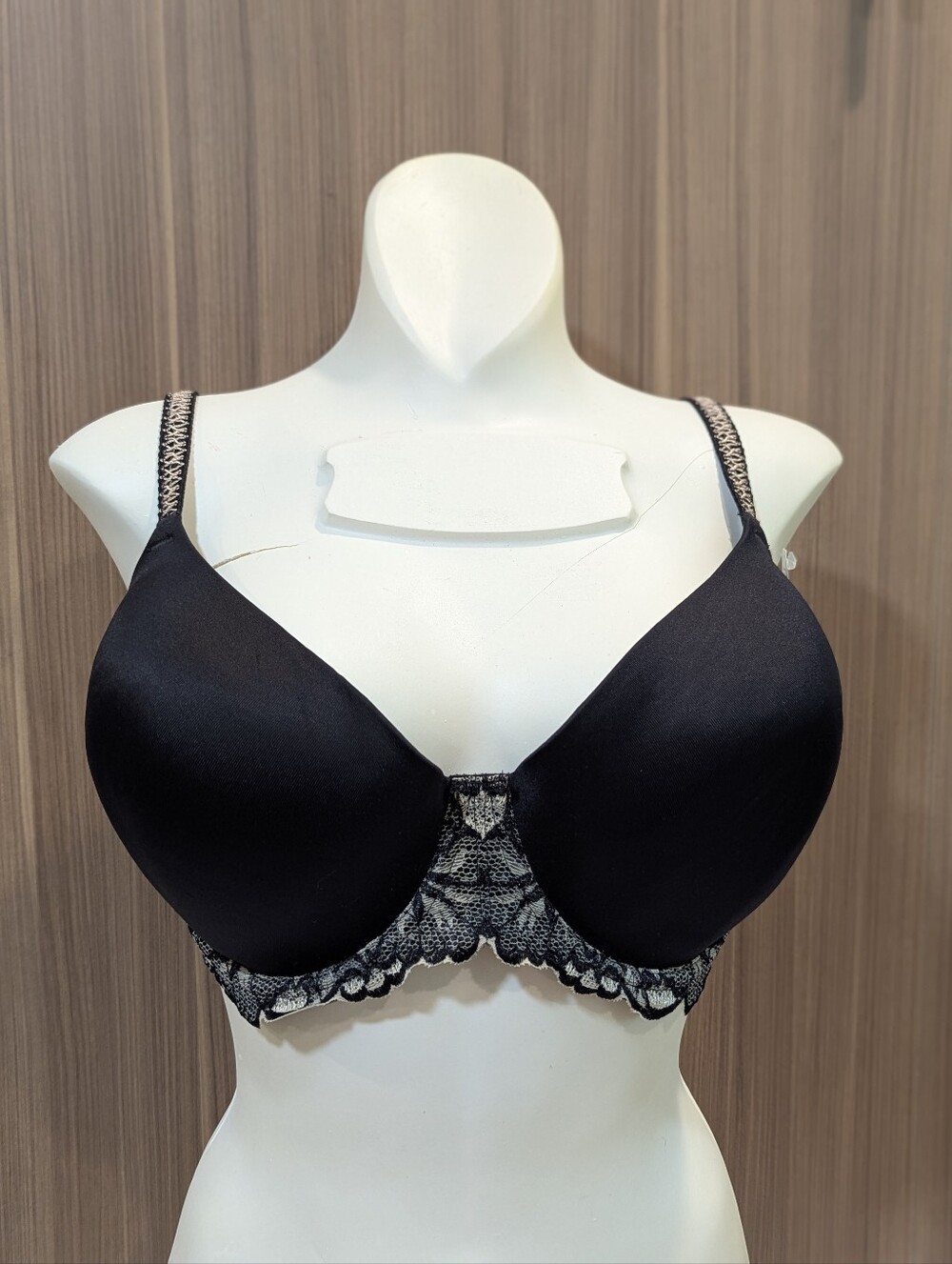 NWT Wacoal Contour Bra Black 36DD Lace Trim Underwire #65369